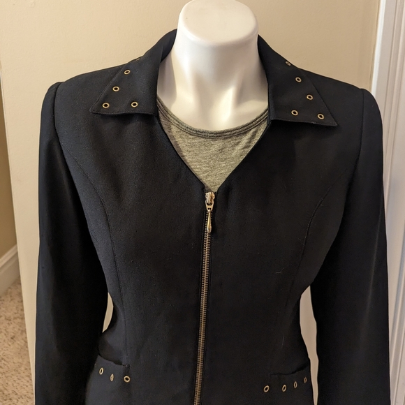 Gantos black with gold accents zip up blazer size 4 - Picture 4 of 7